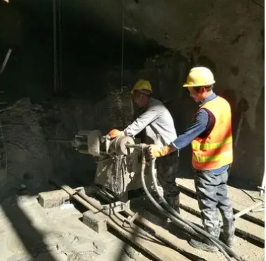 定海水下抗分散灌浆料特点 水下不分散注浆料介绍